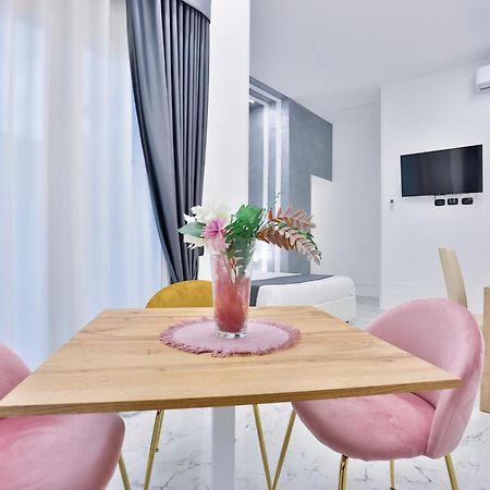 Hotiday Room Collection - Napoli Sant'Arcangelo Екстер'єр фото