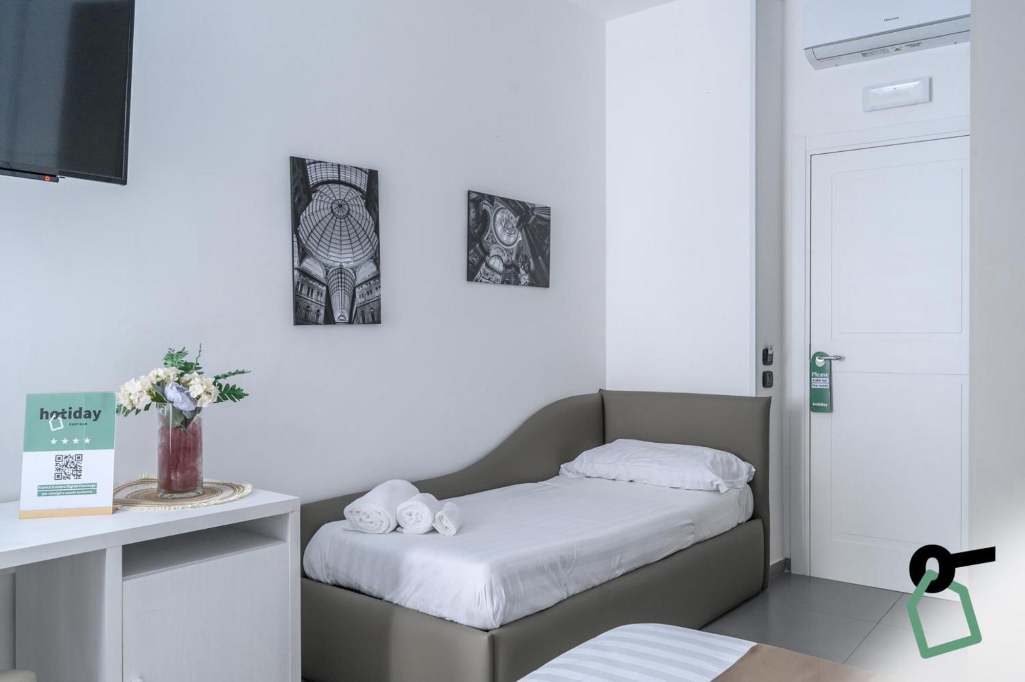 Hotiday Room Collection - Napoli Sant'Arcangelo Екстер'єр фото
