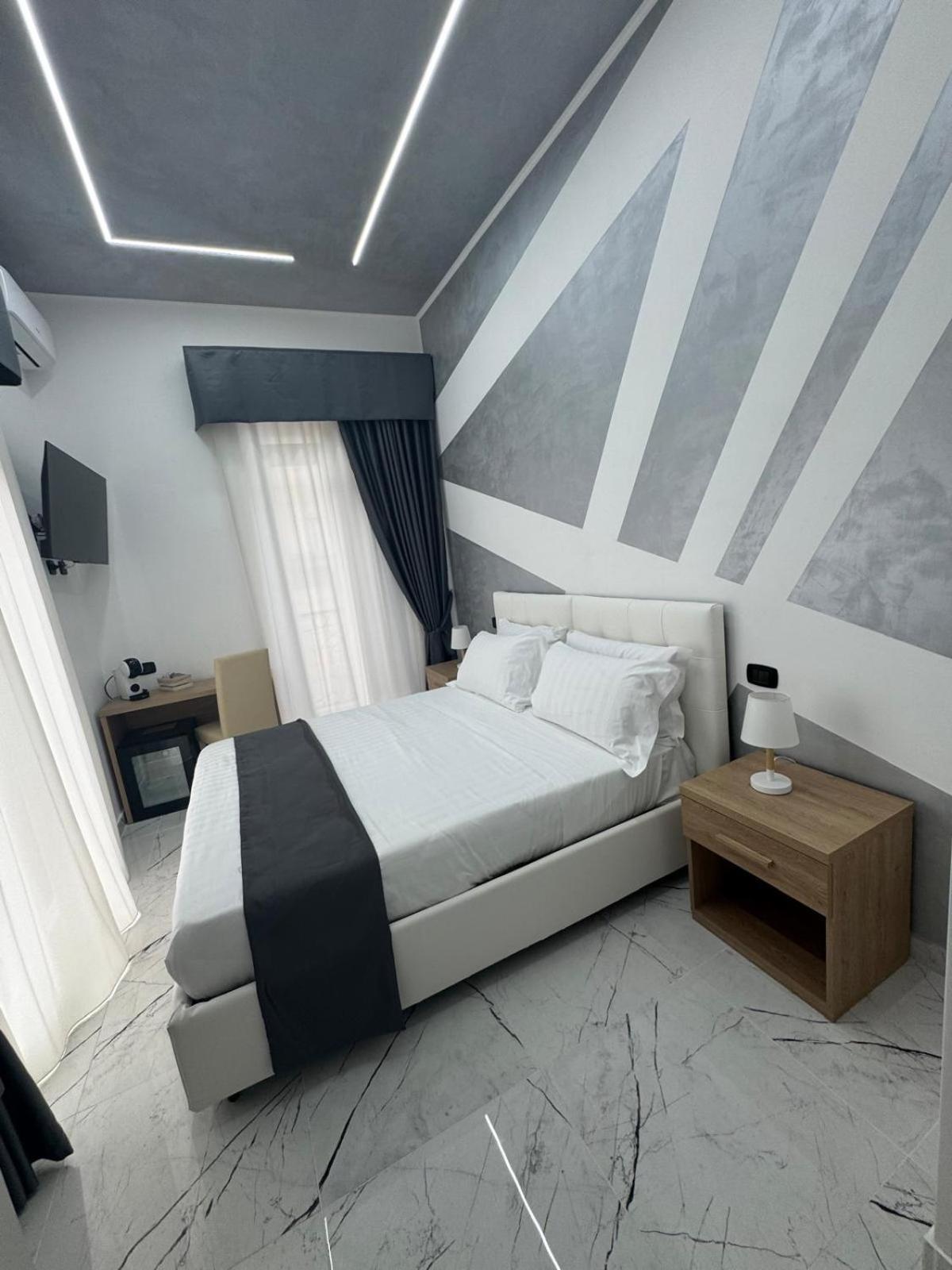 Hotiday Room Collection - Napoli Sant'Arcangelo Екстер'єр фото