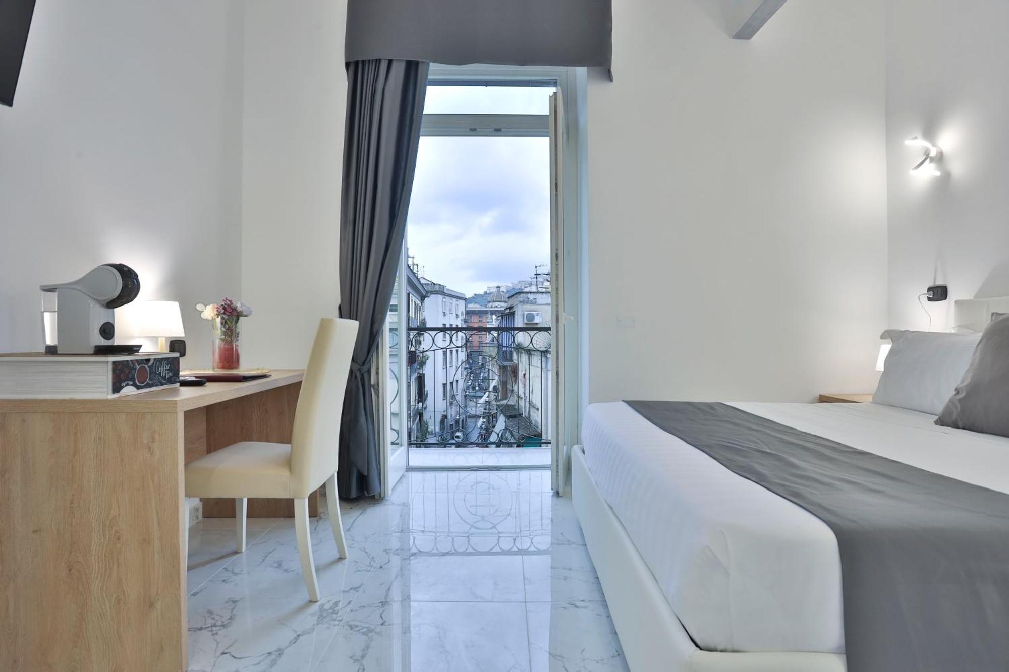 Hotiday Room Collection - Napoli Sant'Arcangelo Екстер'єр фото