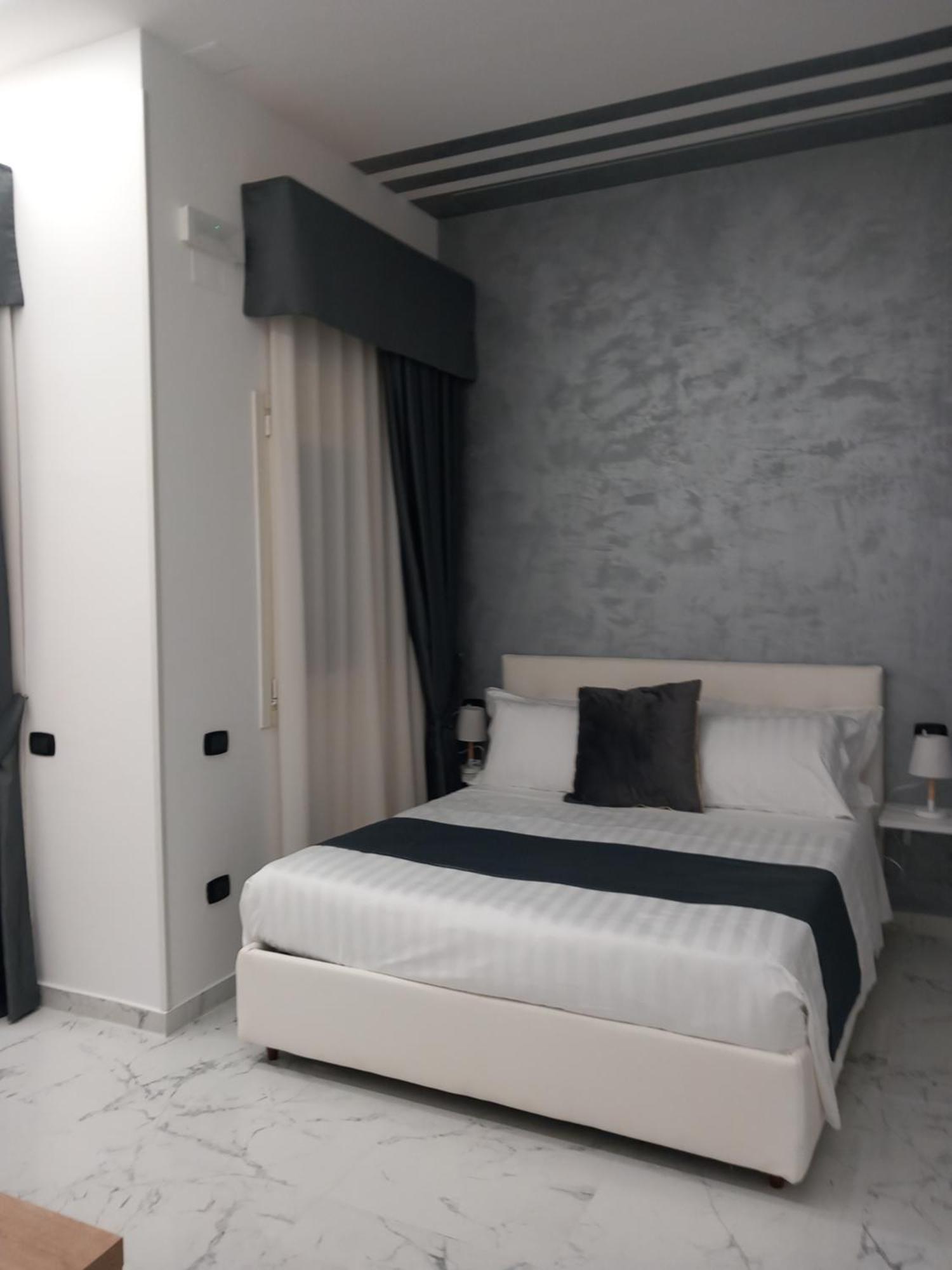 Hotiday Room Collection - Napoli Sant'Arcangelo Екстер'єр фото